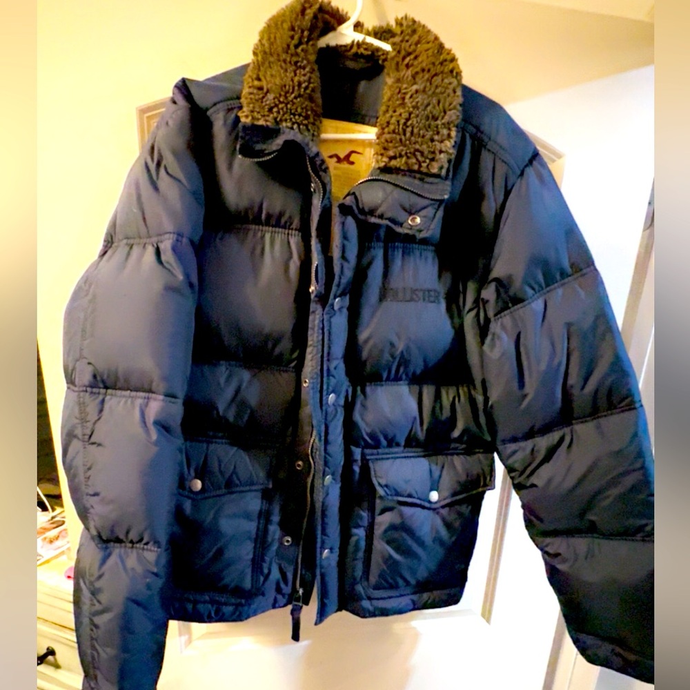 Hollister navy/camel color bomer jacket. Excellent condition. Worn once